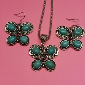 🧨 Vintage Tibetan turquois butterfly necklace